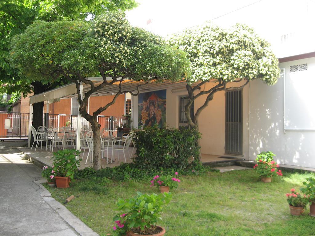 Hotel Eleonora Rimini Zewnętrze zdjęcie
