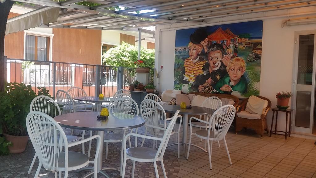 Hotel Eleonora Rimini Zewnętrze zdjęcie