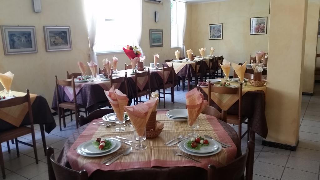 Hotel Eleonora Rimini Zewnętrze zdjęcie